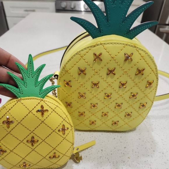 🔹️Kate Spade🔹️ novelty Pineapple Cross Body handbag +pineapple coin purse ✨️🍍 - Picture 1 of 10